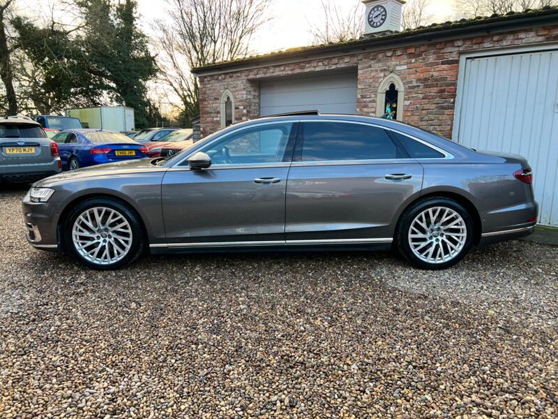 AUDI A8