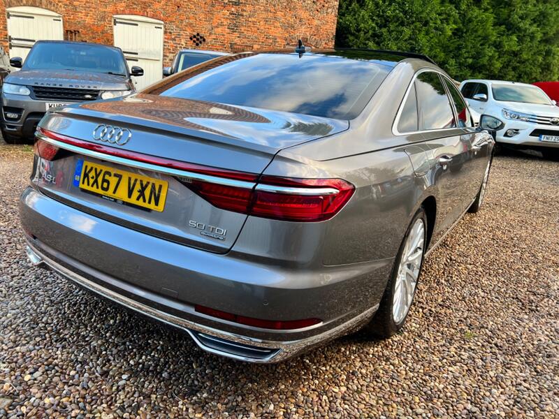 AUDI A8