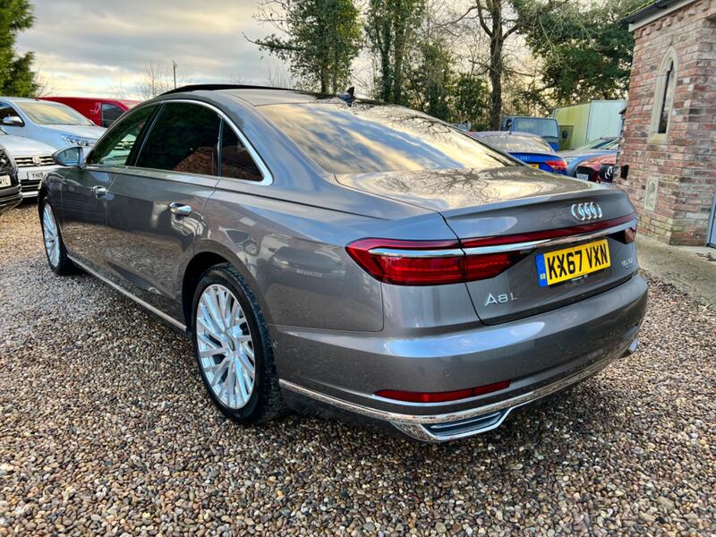 AUDI A8