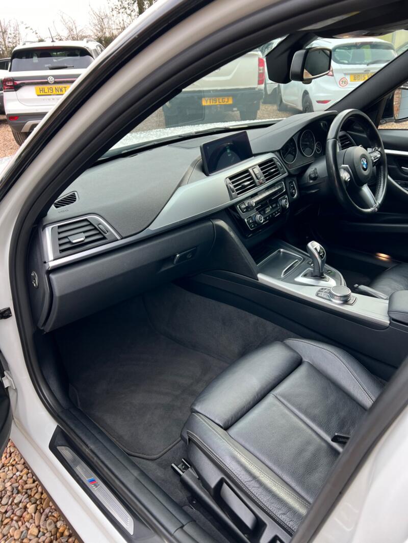 BMW 3 SERIES
