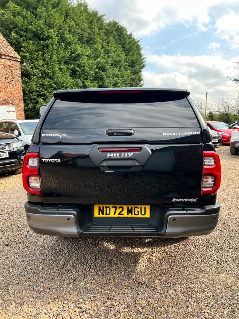 TOYOTA HILUX