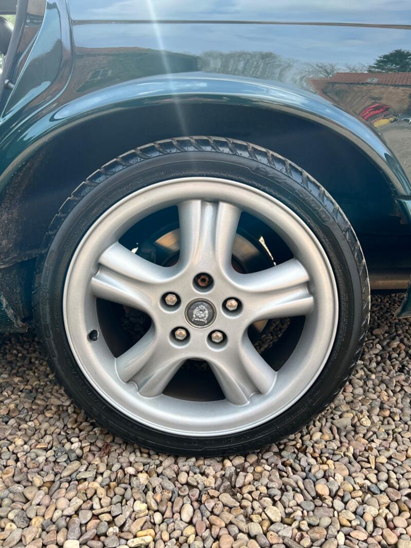 JAGUAR XJR
