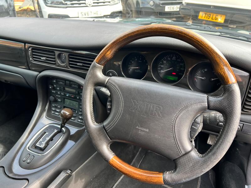 JAGUAR XJR
