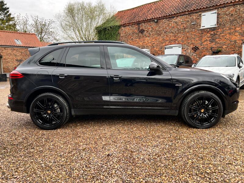 PORSCHE CAYENNE