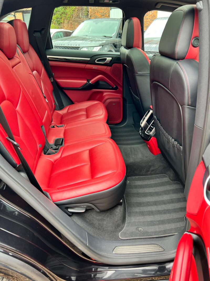 PORSCHE CAYENNE