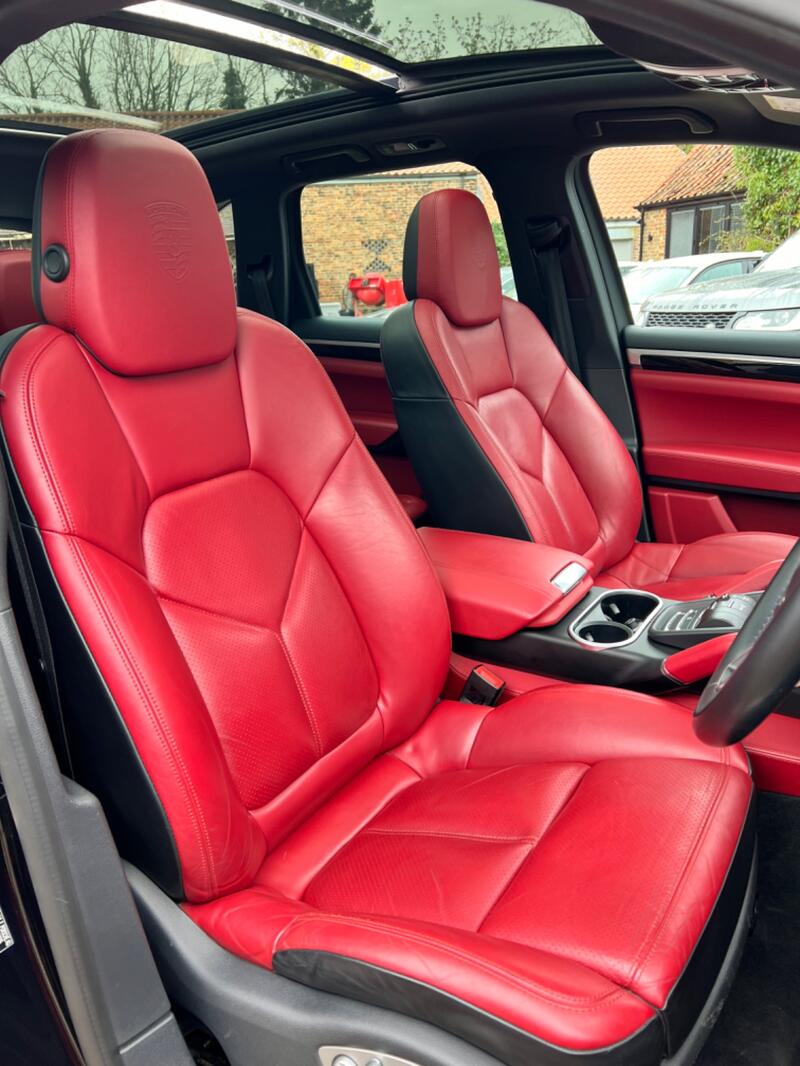 PORSCHE CAYENNE