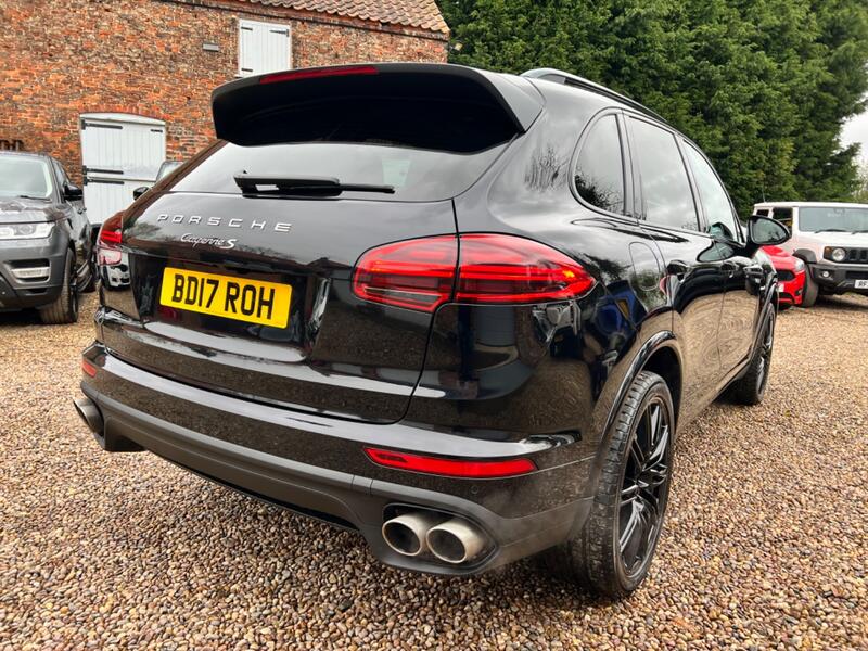 PORSCHE CAYENNE