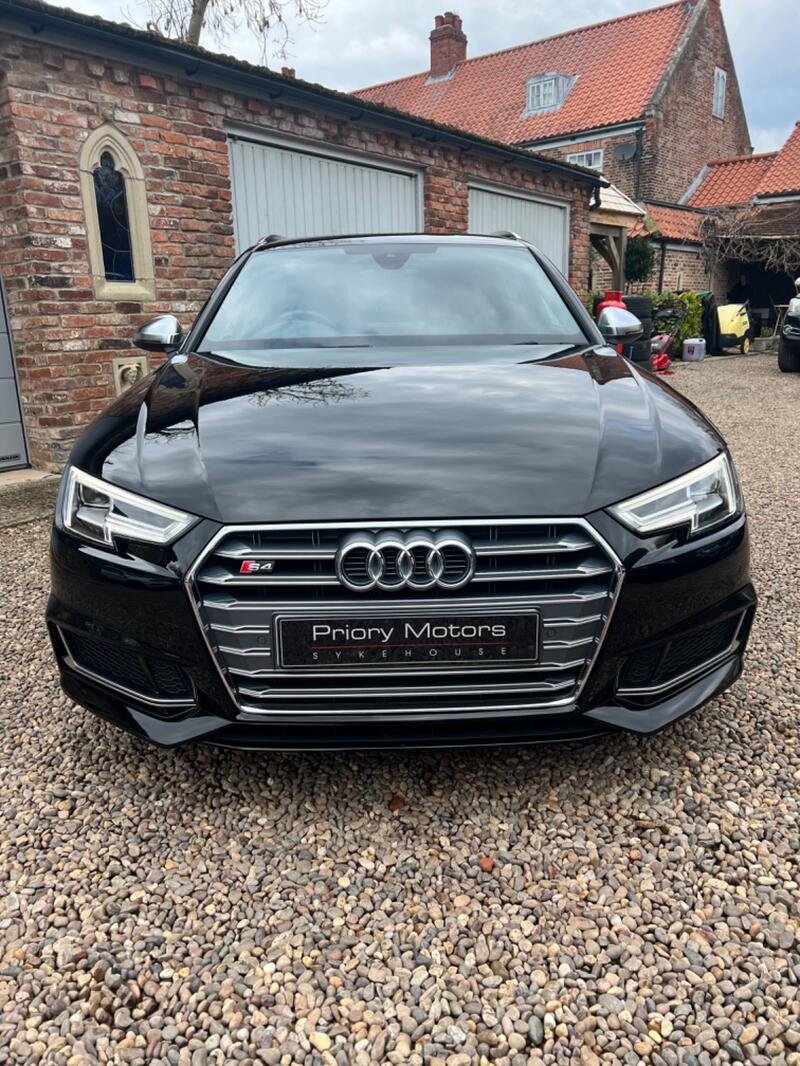 AUDI S4