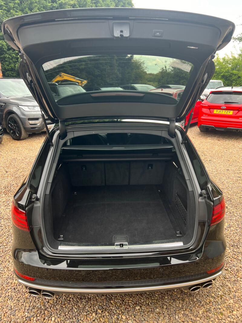 AUDI S4