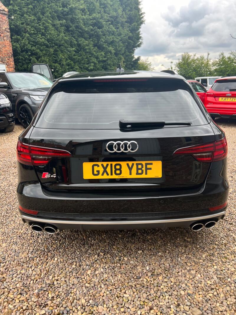 AUDI S4