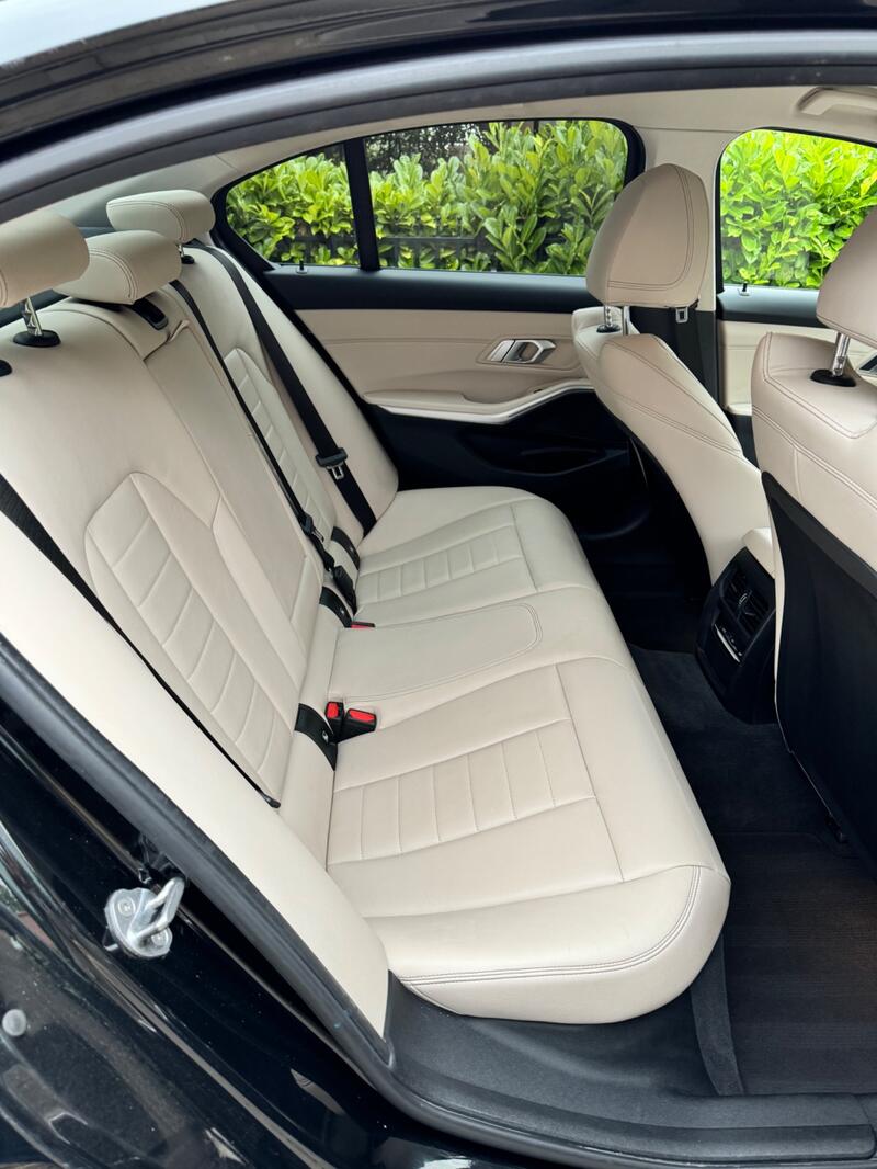 BMW 3 SERIES