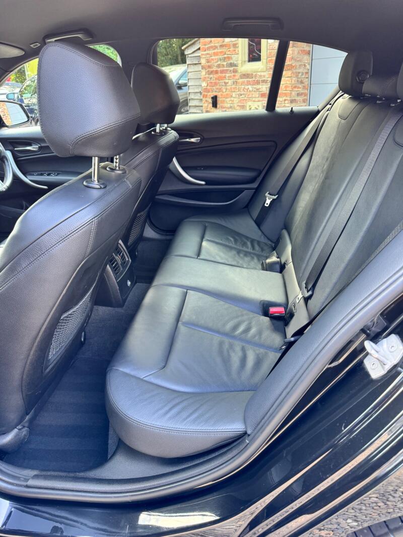 BMW 1 SERIES