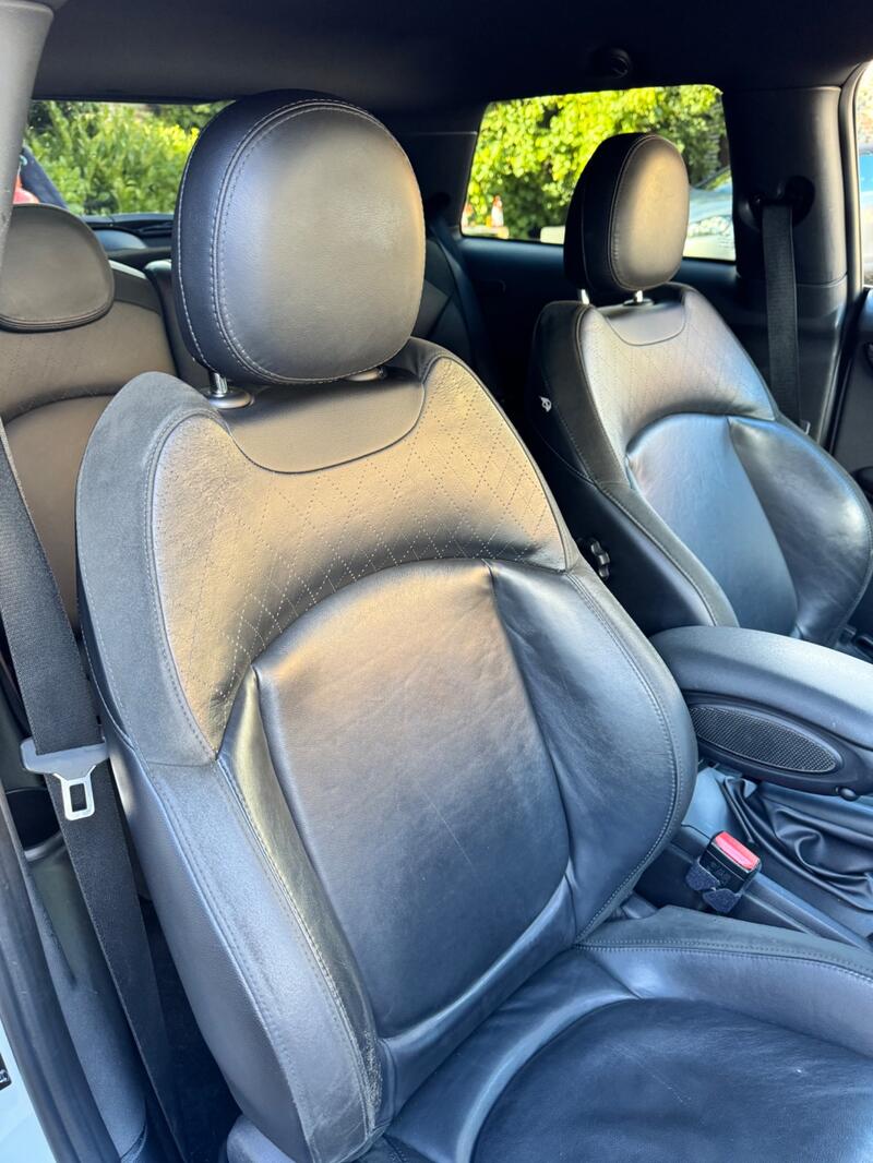 MINI HATCH