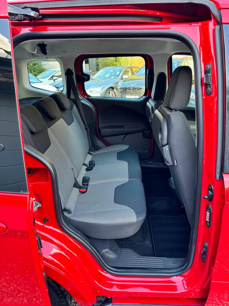 FORD TOURNEO