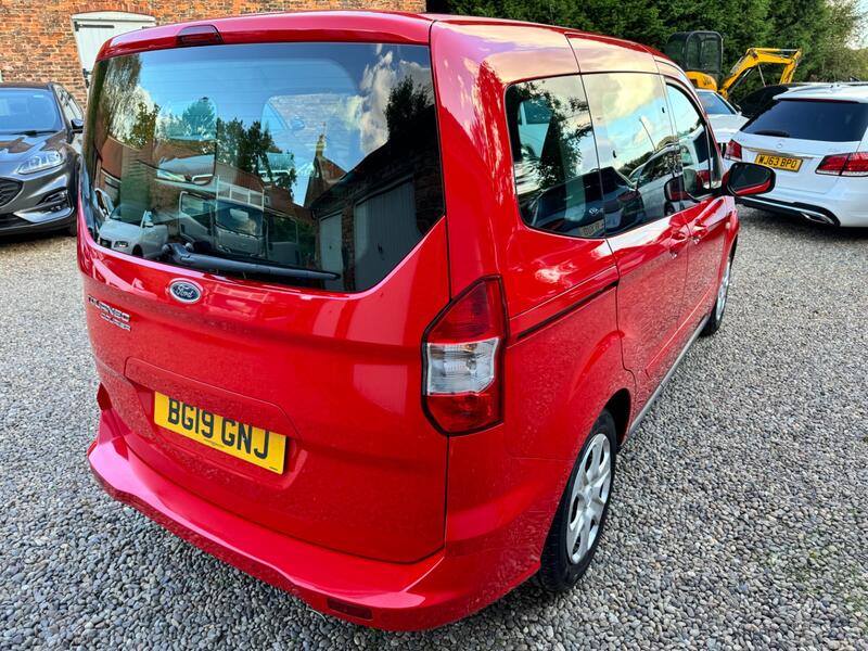 FORD TOURNEO