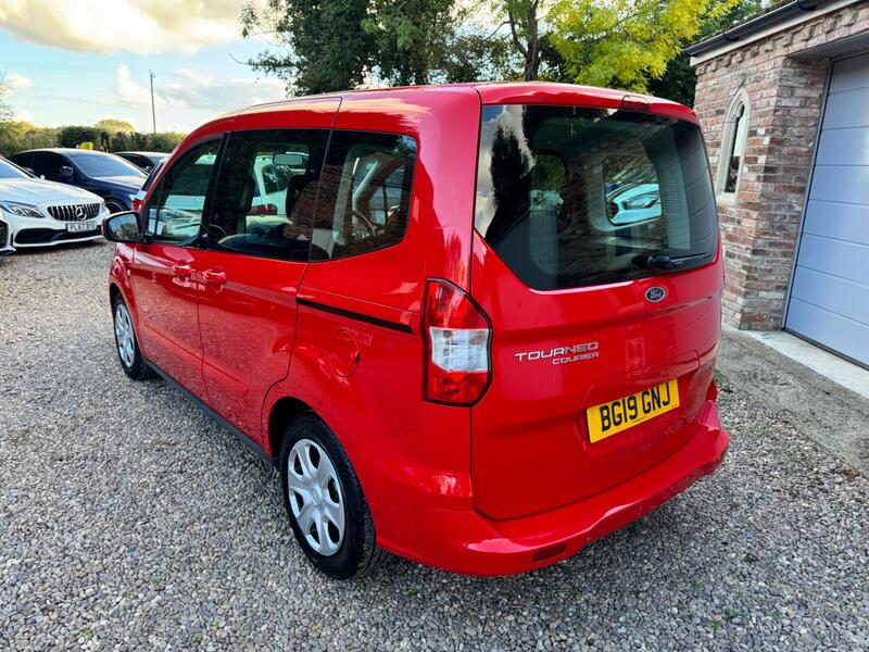 FORD TOURNEO