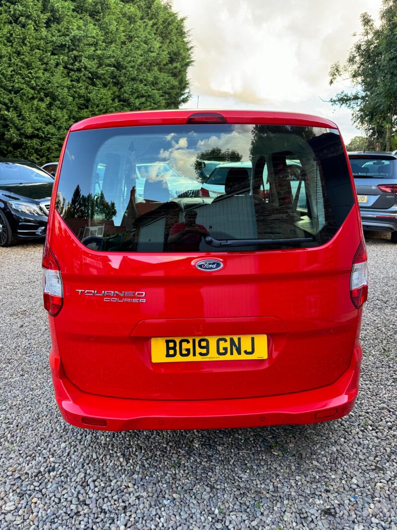 FORD TOURNEO
