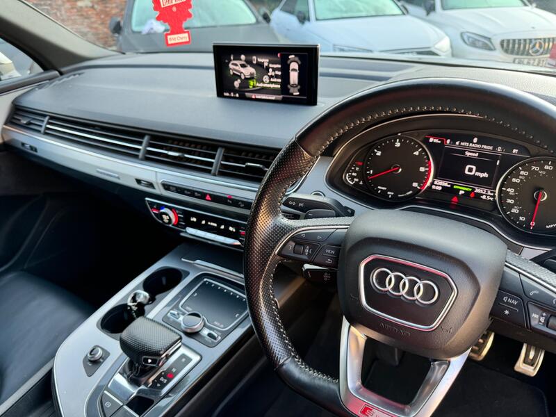AUDI Q7