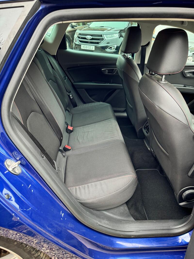 SEAT LEON