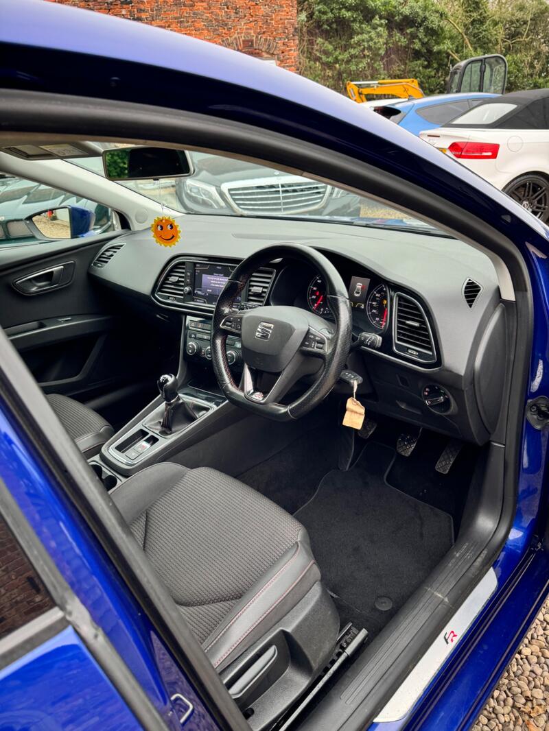 SEAT LEON