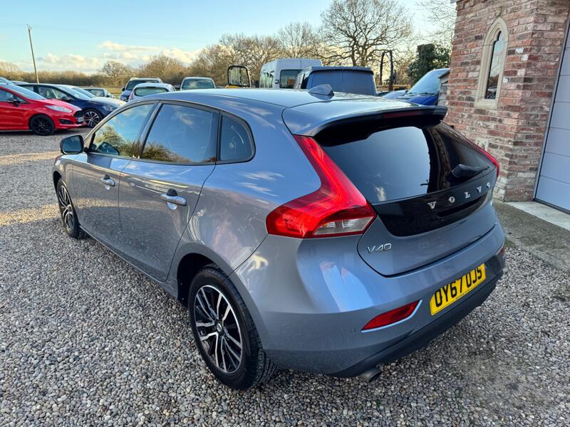 VOLVO V40