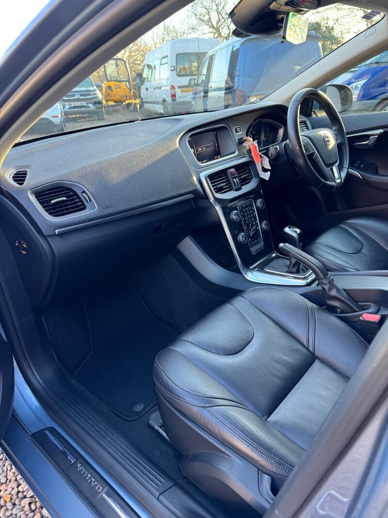 VOLVO V40