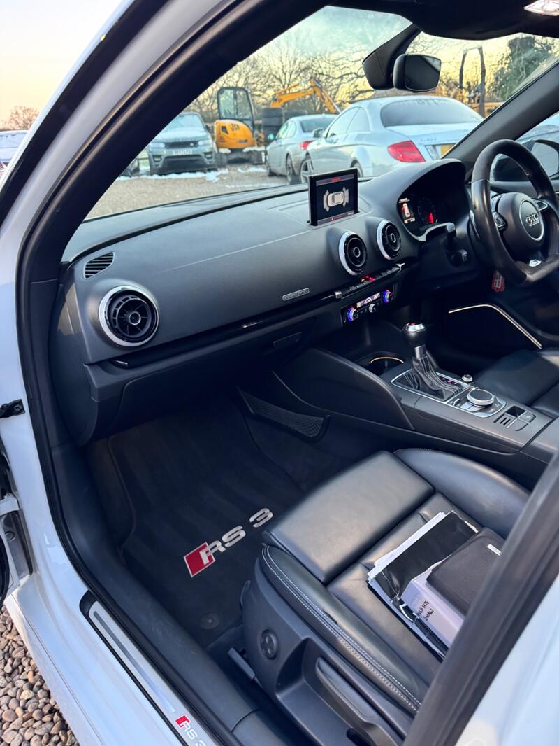 AUDI RS3