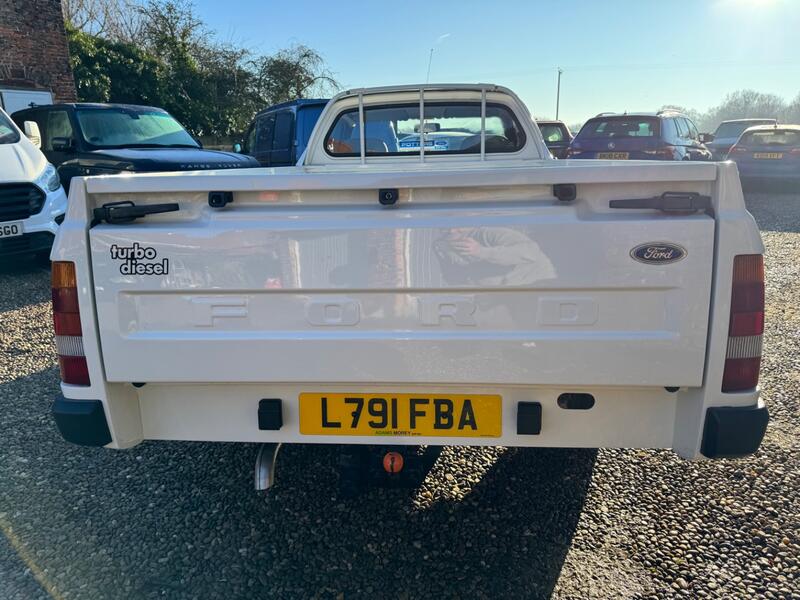 FORD P100