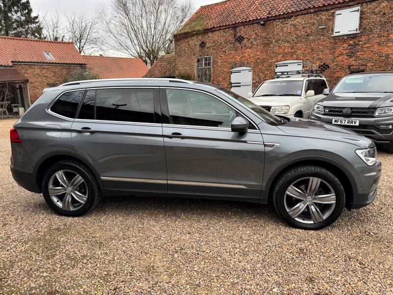 VOLKSWAGEN TIGUAN ALLSPACE