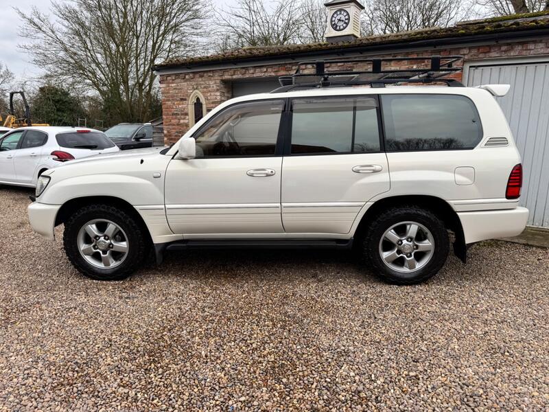 TOYOTA LAND CRUISER