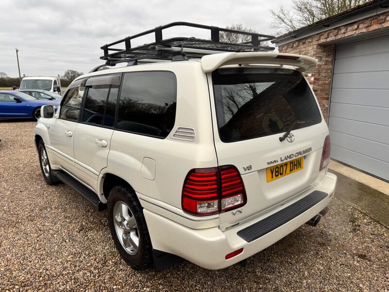 TOYOTA LAND CRUISER