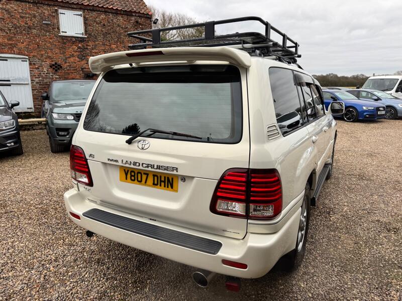 TOYOTA LAND CRUISER