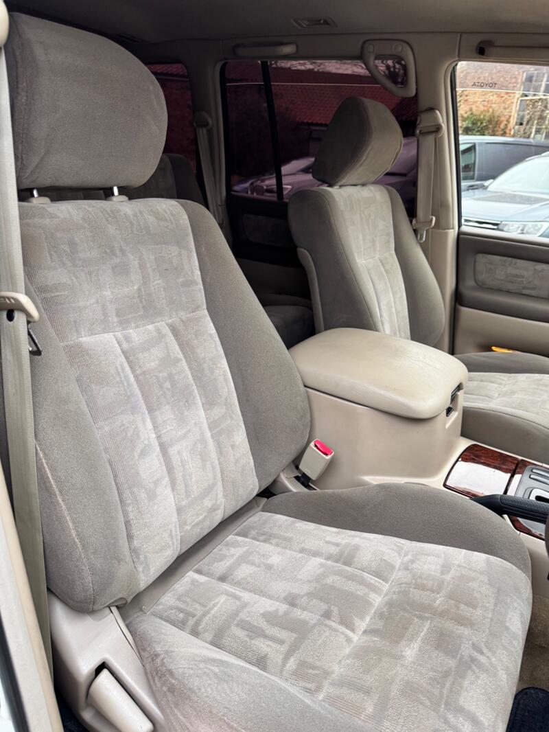 TOYOTA LAND CRUISER