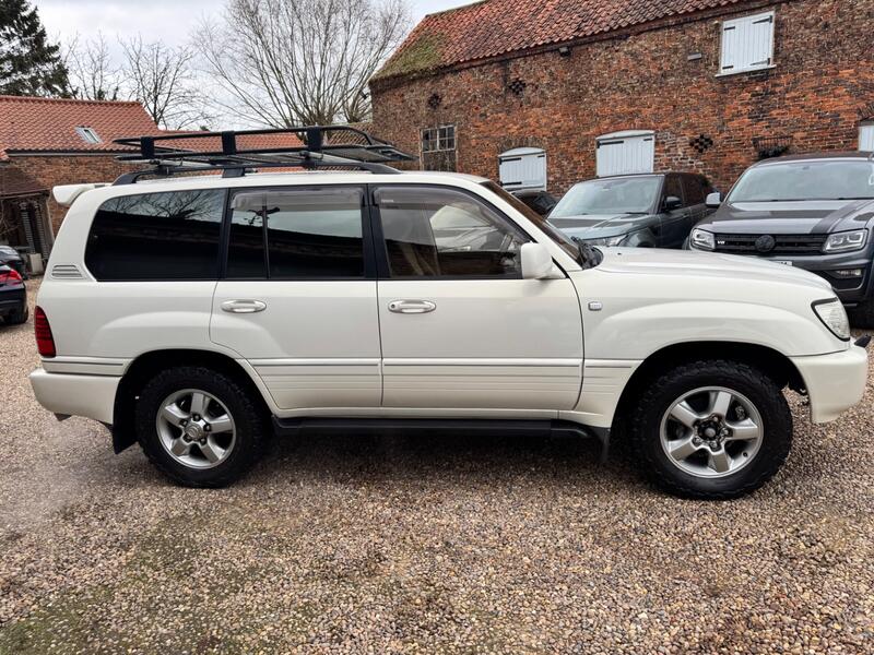 TOYOTA LAND CRUISER
