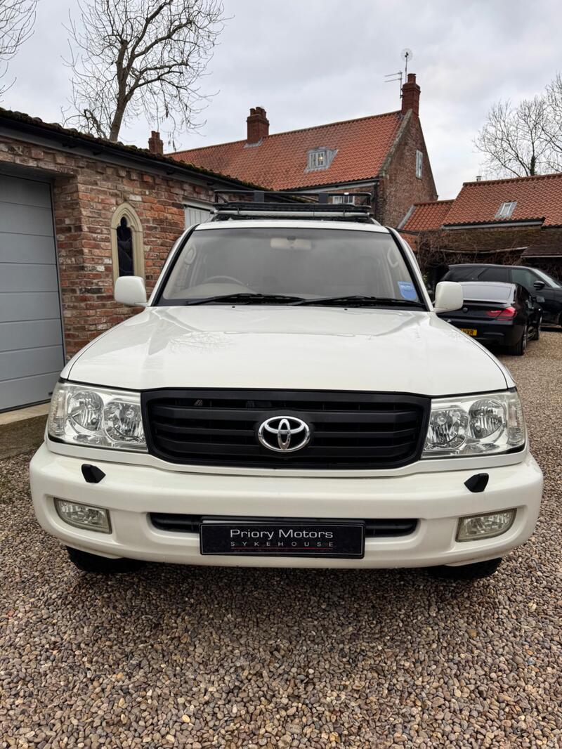 TOYOTA LAND CRUISER