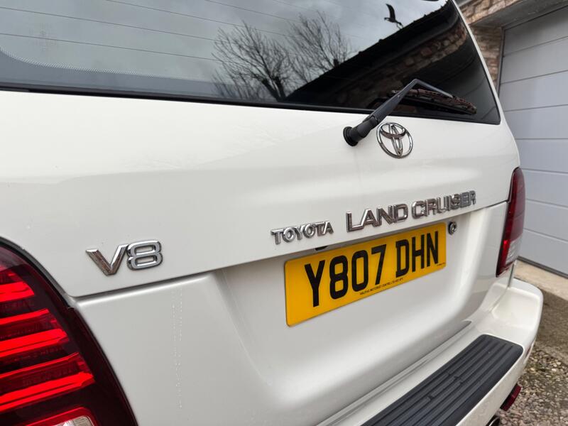 TOYOTA LAND CRUISER